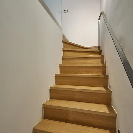 アパート B18 *
